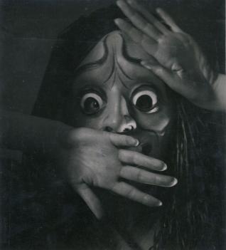 Rudolf Koppitz, Hedy Pfundmayr with Elektra mask by Richard Teschner, 1930, Silver print 16.8 x 15.6 cm Photoinstitut Bonartes, Vienna