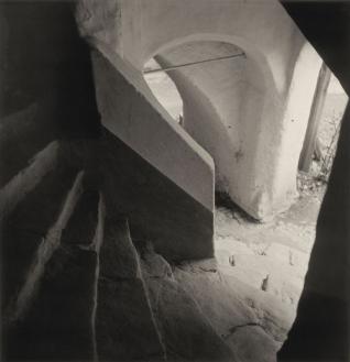 Rudolf Koppitz, Old Staircase in Weißenkirchen, Lower Austria, circa 1930, silver print 39.8 x 34.5 cm (Photoinstitut Bonartes, Vienna)