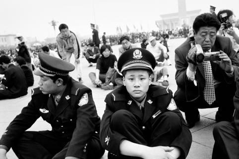 Bertrand Meunier Tiananmen Square, Beijing September 2001 © Bertrand Meunier, Tendance Floue